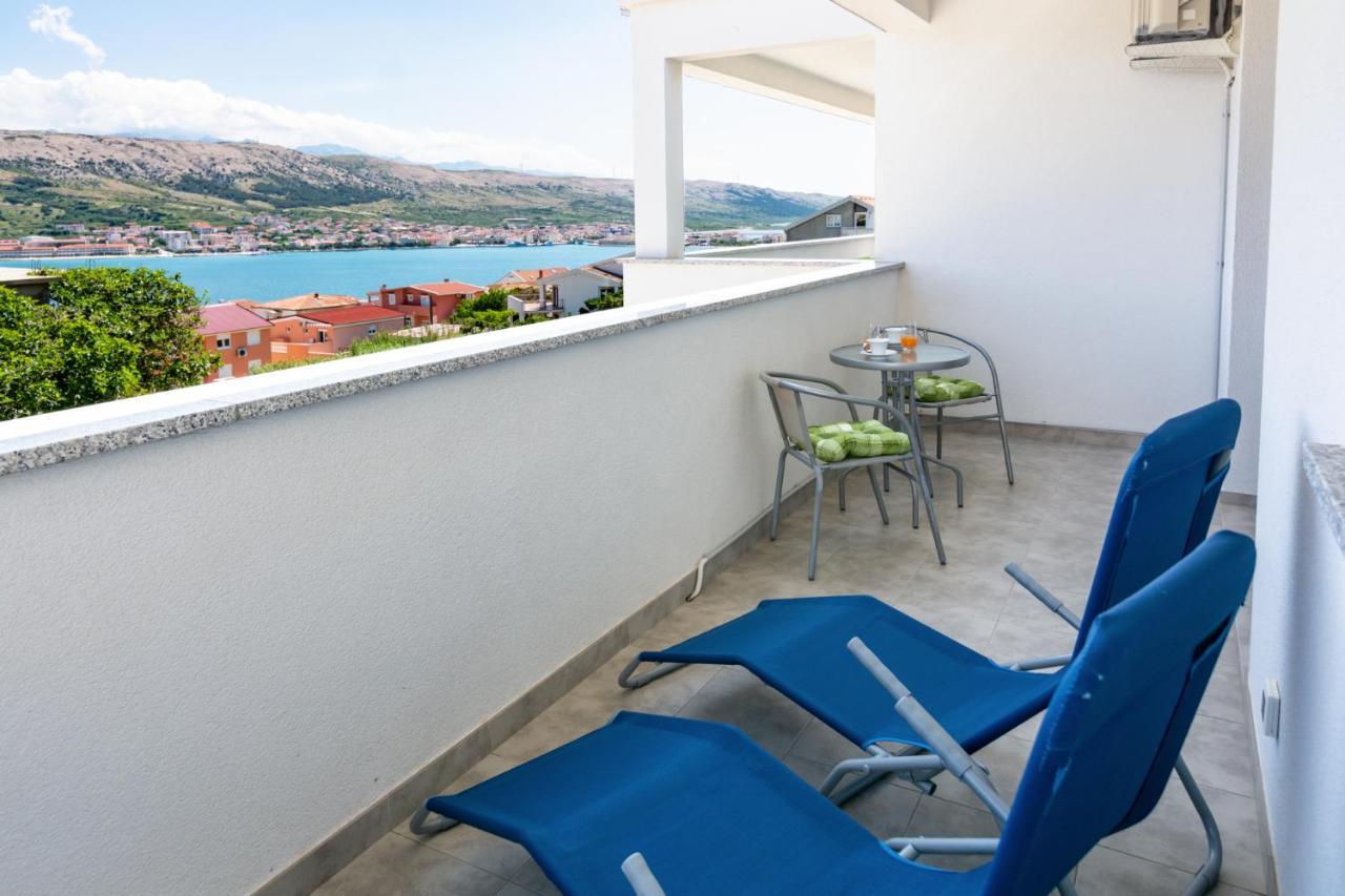 Apartments Veronika Паг Екстер'єр фото