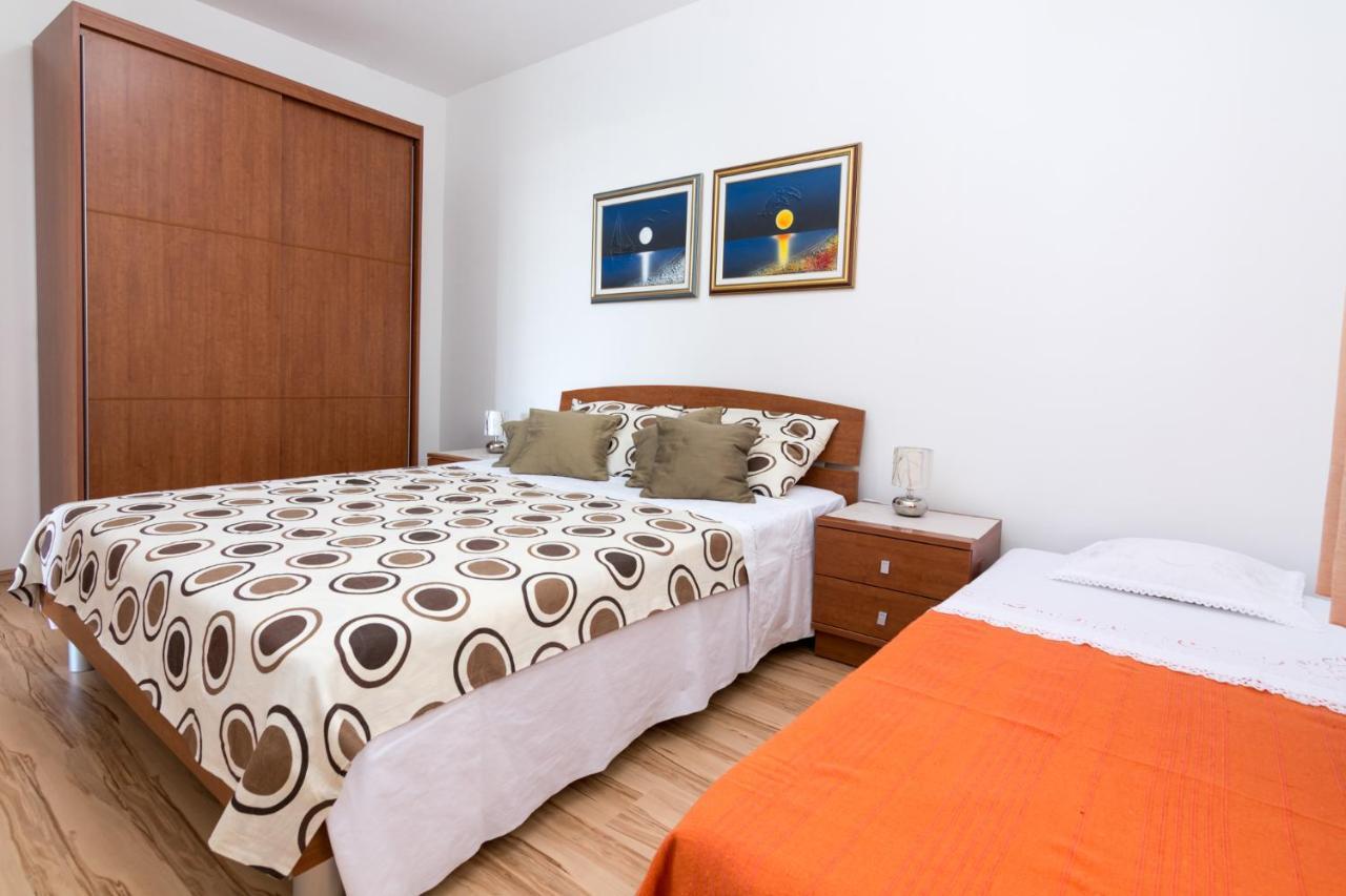 Apartments Veronika Паг Екстер'єр фото