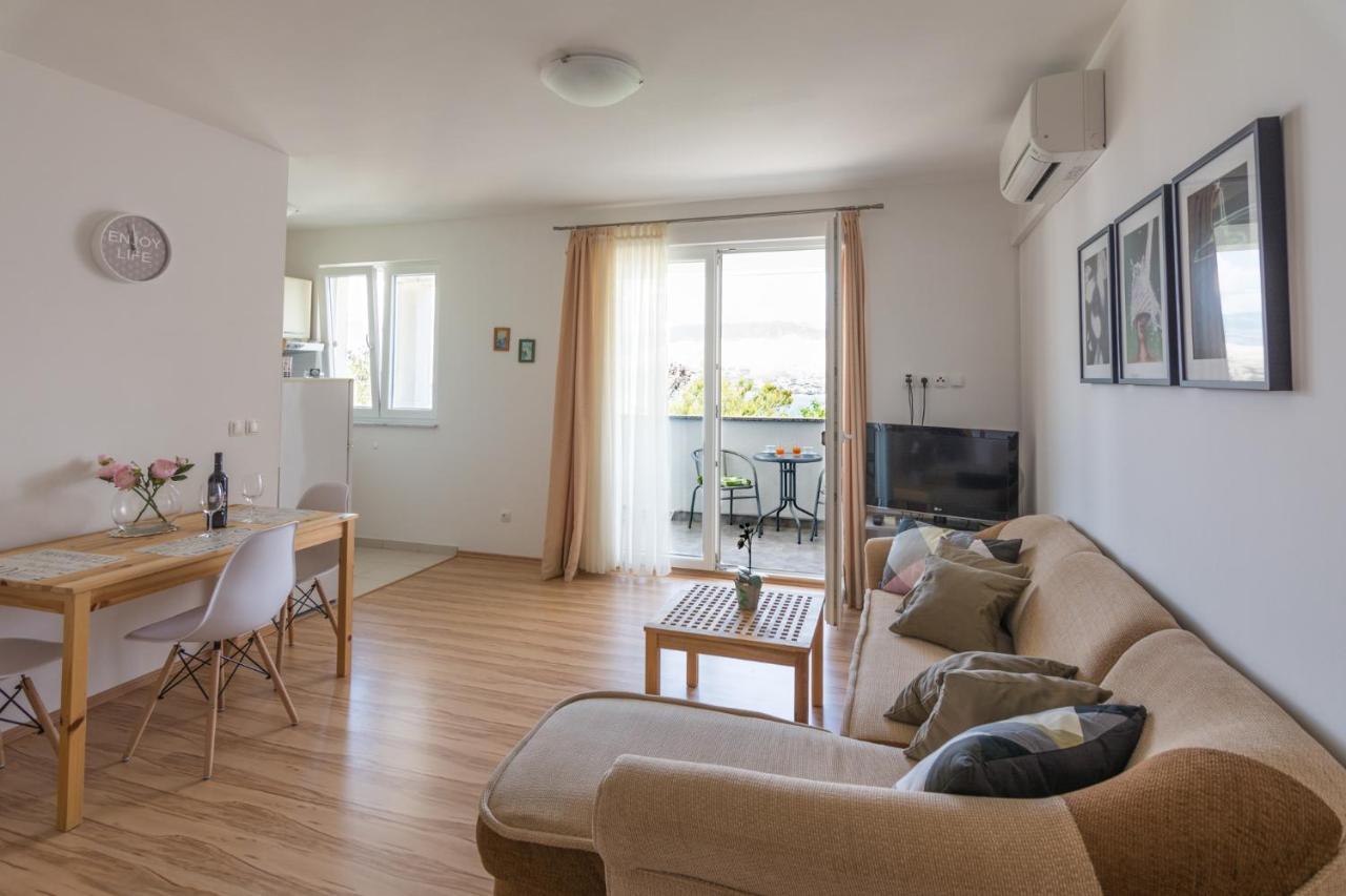 Apartments Veronika Паг Екстер'єр фото