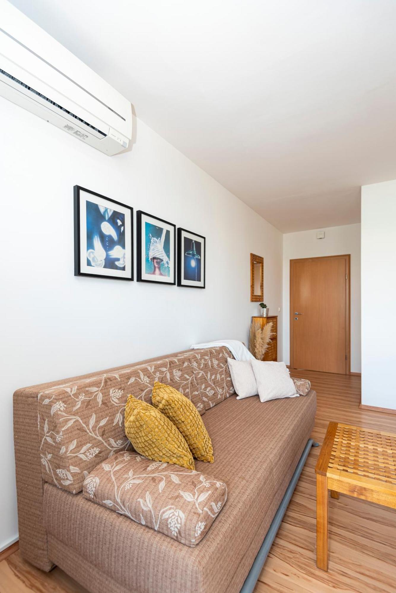 Apartments Veronika Паг Екстер'єр фото
