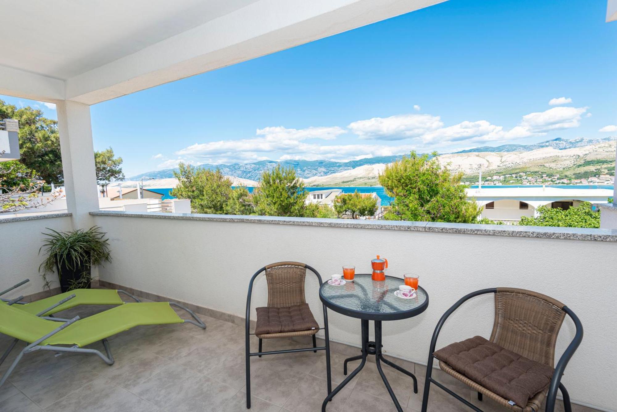 Apartments Veronika Паг Екстер'єр фото