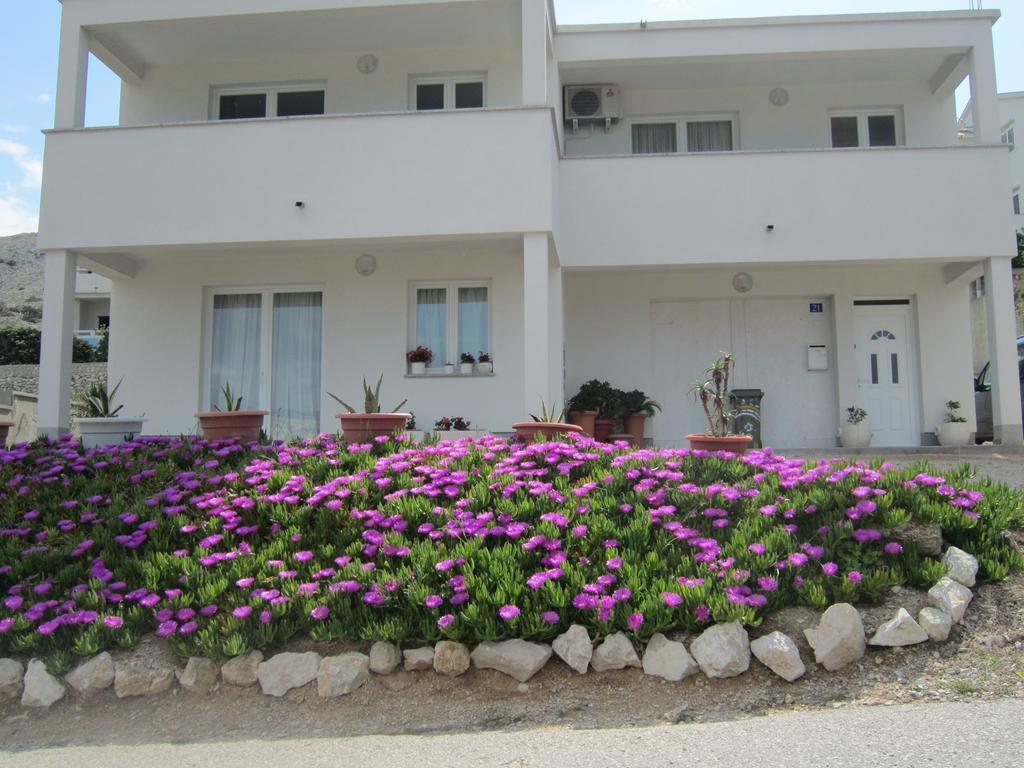Apartments Veronika Паг Екстер'єр фото