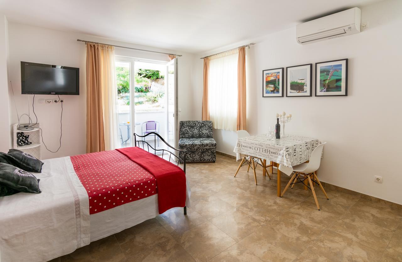 Apartments Veronika Паг Екстер'єр фото